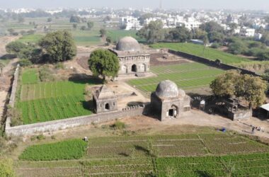 Bagh Rauza-the-garden-of-shrine